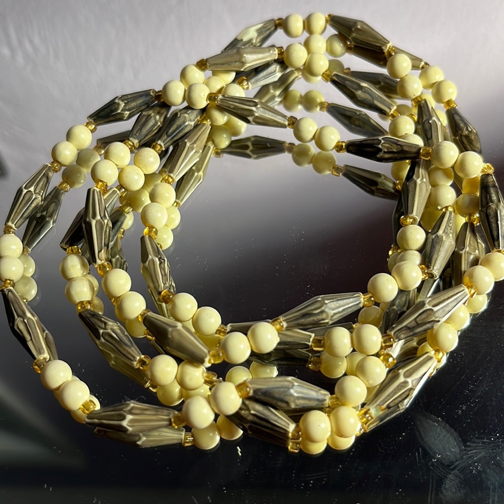 BEADED NECKLACE